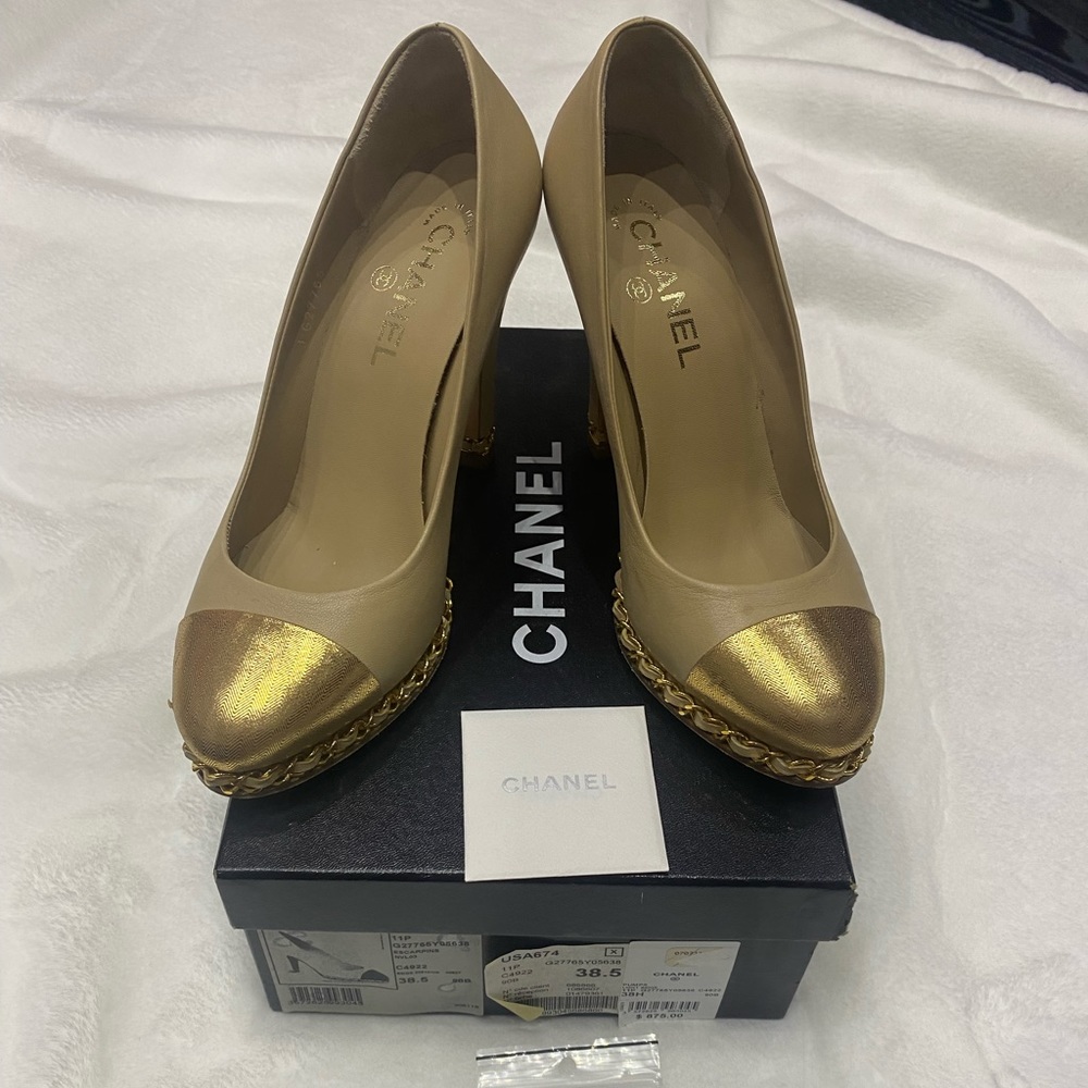 Chanel Pumps with Gold Chain Size 8.5